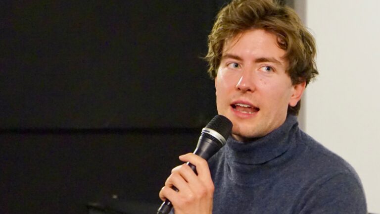 Lukas Nathrath in den Parklichtspielen Buckow (Foto: Julia Jacob)